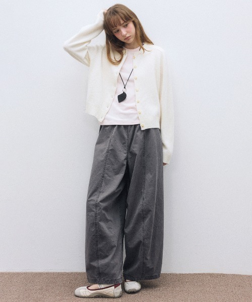 ELOOPS(イーループス)の「【ELOOPS】ウール クルーネック ベーシックカーディガン(カーディガン/ボレロ・レディース・アイボリー/サックスブルー/レッド/ベージュ/ブラウン/グレー・FREE)」の18枚目の写真