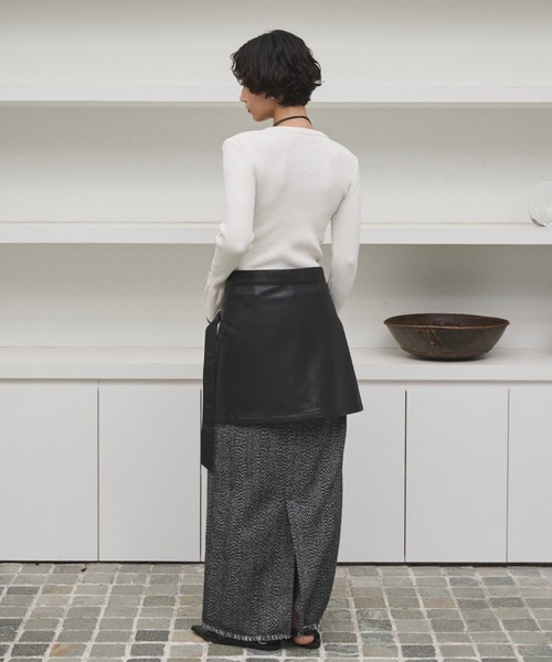 フェイクレザーラップスカート（スカート）｜AIC.（エーアイシー