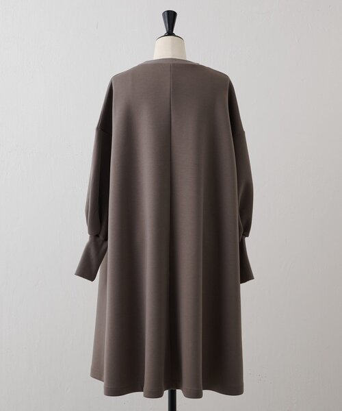 完売カラー追加検討中》袖パフダンボールワンピース（ワンピース