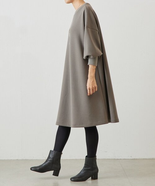 【限定セール】タグ付き　BEARDSLEY 24AW 袖パフダンボールワンピース 袖パフダンボールワンピース（ワンピース）｜BEARDSLEY（ビアズリー