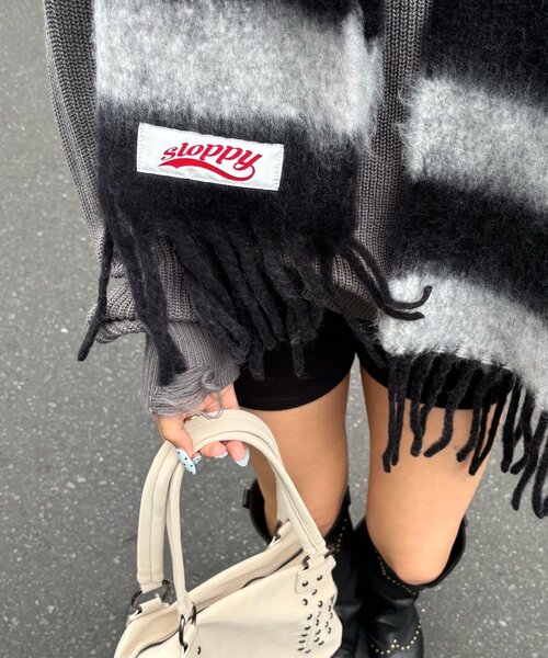 WHO'S WHO gallery（フーズフーギャラリー）の「SLOPPYボーダーマフラー（マフラー・レディース・ブラック/グリーン/ベージュ・FREE）」の8枚目の写真