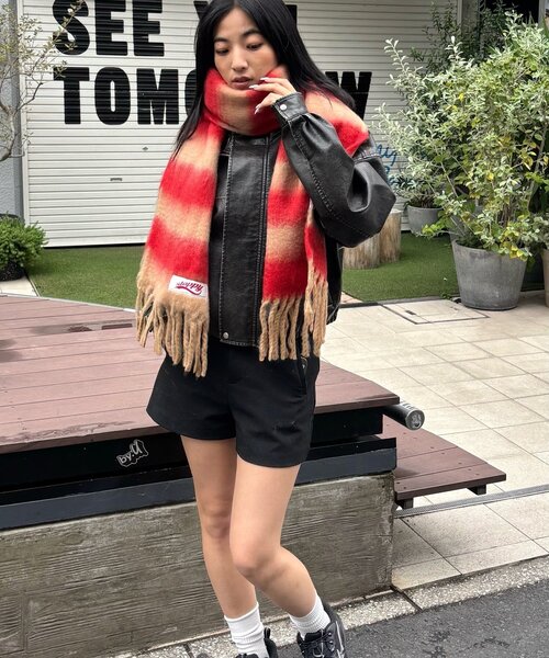 WHO'S WHO gallery（フーズフーギャラリー）の「SLOPPYボーダーマフラー（マフラー・レディース・ブラック/グリーン/ベージュ・FREE）」の9枚目の写真