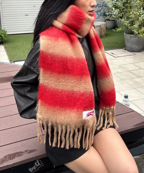 WHO'S WHO gallery（フーズフーギャラリー）の「SLOPPYボーダーマフラー（マフラー・レディース・ブラック/グリーン/ベージュ・FREE）」の10枚目の写真