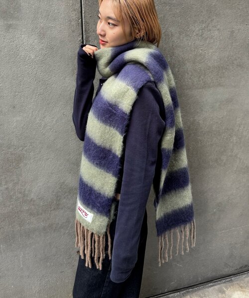 WHO'S WHO gallery（フーズフーギャラリー）の「SLOPPYボーダーマフラー（マフラー・レディース・ブラック/グリーン/ベージュ・FREE）」の11枚目の写真