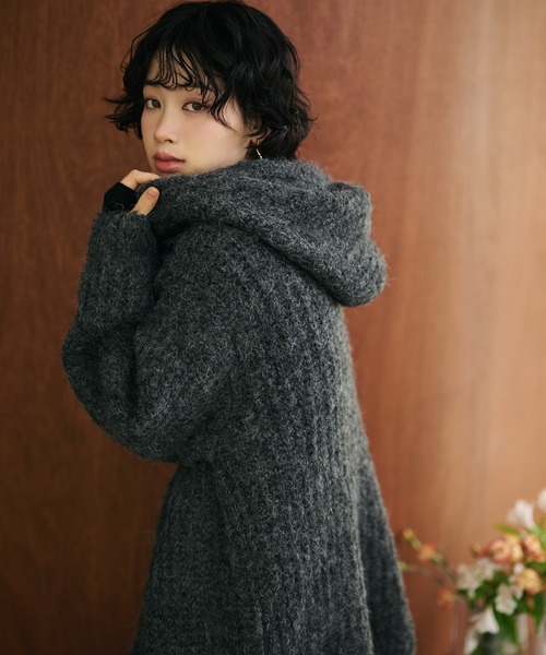 LAULEN(ローレン)の「low gauge hooded shawl knit cardigan /ローゲージフード付きショールニットカーディガン(カーディガン/ボレロ・レディース・オートミール/ダークグレー・FREE)」の3枚目の写真