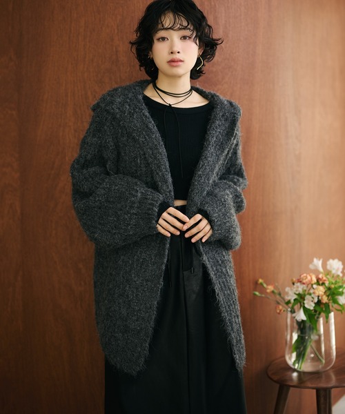LAULEN(ローレン)の「low gauge hooded shawl knit cardigan /ローゲージフード付きショールニットカーディガン(カーディガン/ボレロ・レディース・オートミール/ダークグレー・FREE)」の4枚目の写真