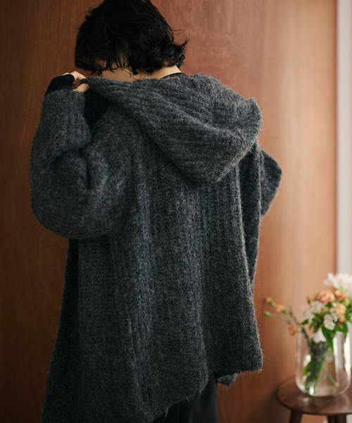 LAULEN(ローレン)の「low gauge hooded shawl knit cardigan /ローゲージフード付きショールニットカーディガン(カーディガン/ボレロ・レディース・オートミール/ダークグレー・FREE)」の6枚目の写真