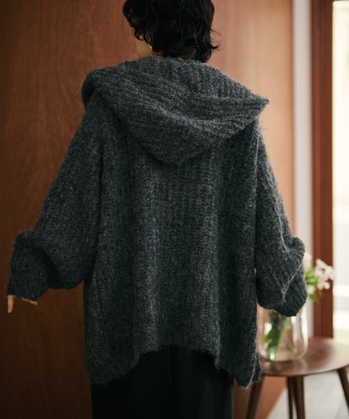 LAULEN(ローレン)の「low gauge hooded shawl knit cardigan /ローゲージフード付きショールニットカーディガン(カーディガン/ボレロ・レディース・オートミール/ダークグレー・FREE)」の7枚目の写真