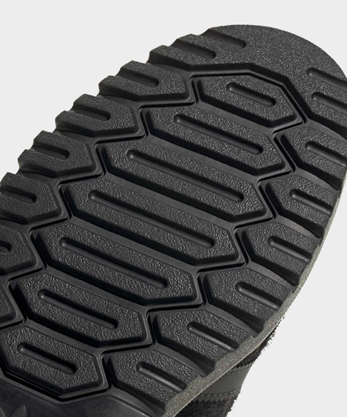 adidas（アディダス）の「サンバ ウィンタライズド / Samba Winterized Shoes / アディダスオリジナルス adidas Originals スニーカー（スニーカー・メンズ・ブラック・25.5cm/26.0cm/26.5cm/27.0cm/27.5cm/28.0cm/28.5cm/29.0cm）」の8枚目の写真