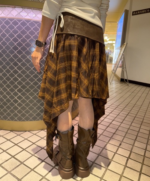 .KOM(ドットコム)の「A'GEM/9 × .kom 『.KOM/ドットケーオーエム』 Lace-Up Waist Switch Check Skirt/レースアップ ウエスト切り替え チェック柄スカート(スカート・レディース・ブラック/ブラウン・S)」の7枚目の写真