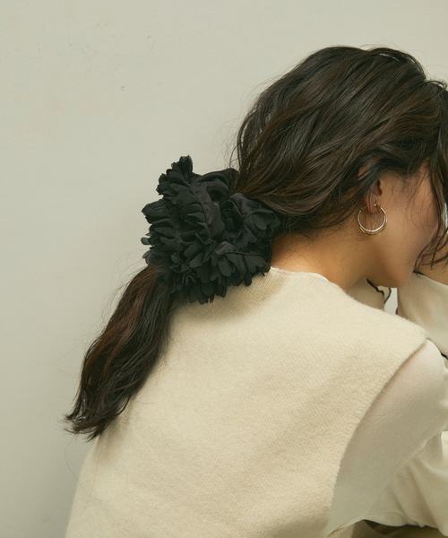 【新品未使用】BELLA ブラック ヘアゴム フリルデザイン 新品未使用】BELLA ブラック ヘアゴム フリルデザイン 新品未