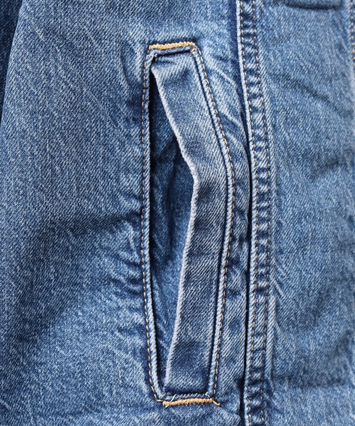 GUESS JEANS(ゲスジーンズ)の「GUESS JEANS GJ MENS OVERSIZE TRUCKER JACKET ゲス オーバーサイズ・デニムジャケット(デニムジャケット・メンズ・ライトインディゴブルー・XL/M/L/S)」の9枚目の写真