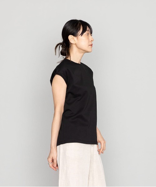 kuros'(クロス)の「【kuros’オリジナル】mono-kuros' ノースリーブTシャツ(Tシャツ/カットソー・レディース・ブラック/ホワイト・MEDIUM/SMALL)」の9枚目の写真