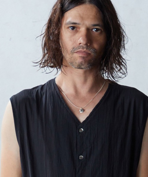 EGO TRIPPING(エゴトリッピング)の「an2052-FLASH 「E」 NECKLACE ネックレス(696200)(ネックレス・メンズ・シルバー・FREE)」の4枚目の写真
