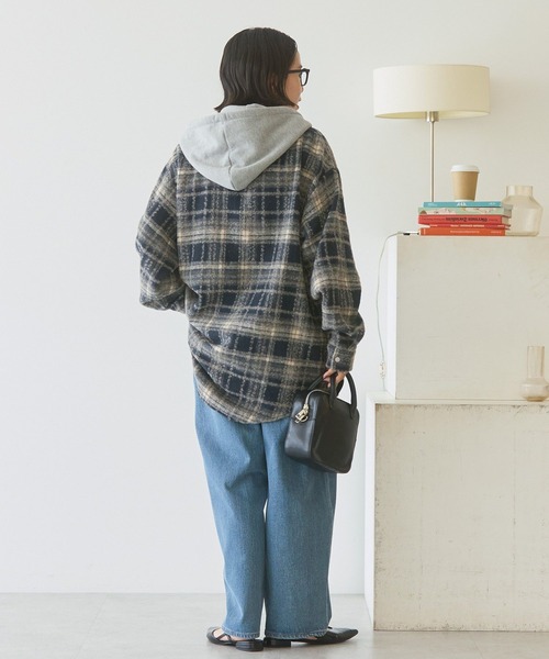 AMERICAN HOLIC（アメリカンホリック）の「フード付きシャギーチェックシャツ（シャツ/ブラウス・レディース・ネイビー/ブラウン・M/L）」の6枚目の写真