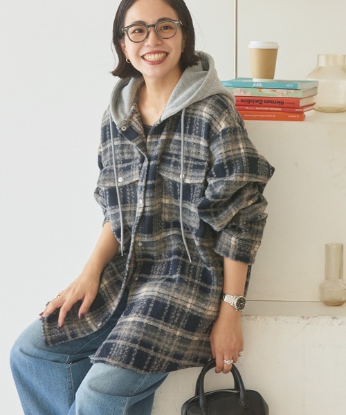 AMERICAN HOLIC（アメリカンホリック）の「フード付きシャギーチェックシャツ（シャツ/ブラウス・レディース・ネイビー/ブラウン・M/L）」の3枚目の写真