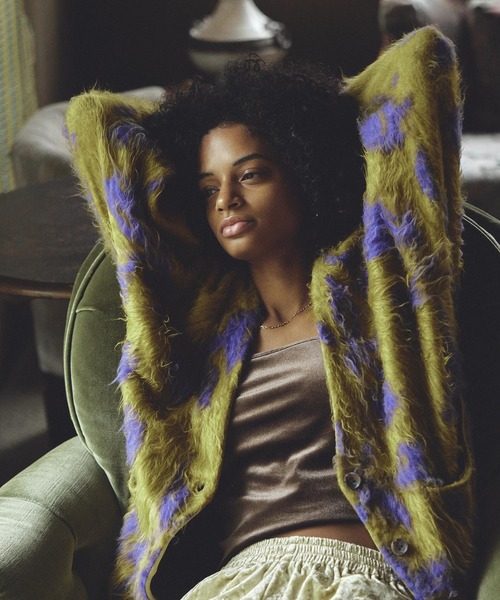 ROSE BUD（ローズバッド）の「FLOWER JACQUARD CARDIGAN（カーディガン/ボレロ・レディース・グレー/イエロー/ブラウン・ONE SIZE）」の3枚目の写真