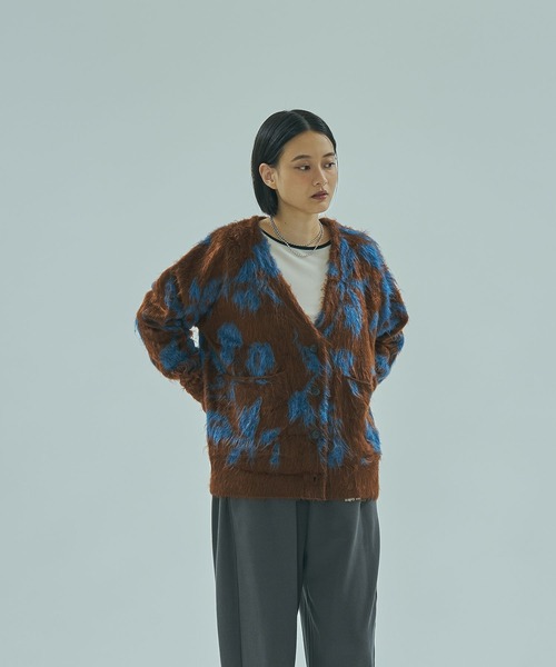 ROSE BUD（ローズバッド）の「FLOWER JACQUARD CARDIGAN（カーディガン/ボレロ・レディース・グレー/イエロー/ブラウン・ONE SIZE）」の4枚目の写真