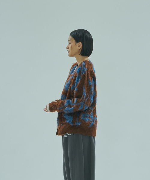 ROSE BUD（ローズバッド）の「FLOWER JACQUARD CARDIGAN（カーディガン/ボレロ・レディース・グレー/イエロー/ブラウン・ONE SIZE）」の5枚目の写真