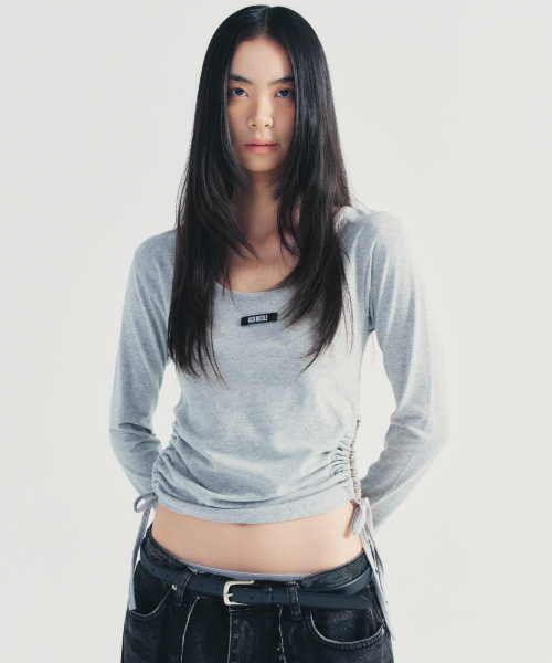 NICK&NICOLE(ニックアンドニコール)の「LABEL STRING SLIM LONG SLEEVE TOP_GRAY(Tシャツ/カットソー・レディース・その他・FREE)」の2枚目の写真