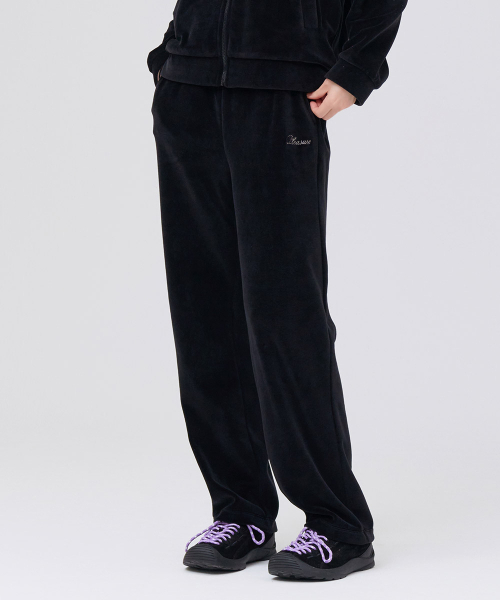 CHASECULT(チェイスカルト)の「レディース ベロアストレートパンツ-ブラック(スウェットパンツ・レディース・ブラック・67/70/76)」の2枚目の写真