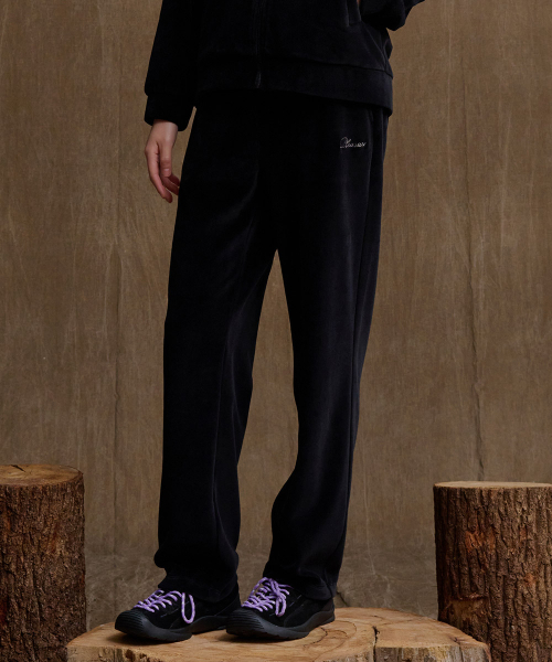 CHASECULT(チェイスカルト)の「レディース ベロアストレートパンツ-ブラック(スウェットパンツ・レディース・ブラック・67/70/76)」の5枚目の写真