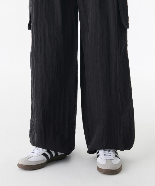 MUSINSA STANDARD WOMAN（ムシンサスタンダードウーマン）の「ウィメンズブライトナイロンツーピンタックワイドカーゴパンツ[ブラック]（その他パンツ・レディース・その他・28/29/30/24/25/26/27）」の9枚目の写真
