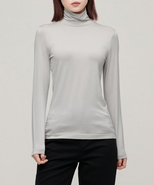 MUSINSA STANDARD WOMAN（ムシンサスタンダードウーマン）の「ウィメンズテンセルスリムタートルネックTシャツ[ライトグレー]（Tシャツ/カットソー・レディース・その他・SMALL/MEDIUM/LARGE/X-LARGE/X-SMALL）」の2枚目の写真