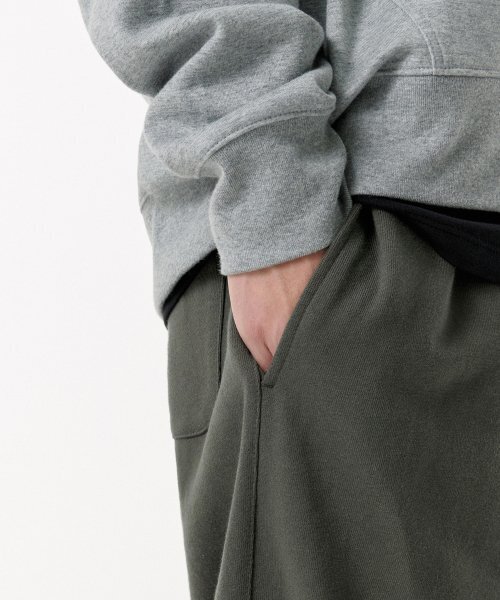 MUSINSA STANDARD(ムシンサスタンダード)の「ラウンジスウェットパンツ【ダスティカーキ】(スウェットパンツ・メンズ・その他・SMALL/MEDIUM/LARGE/X-LARGE/XX-LARGE)」の4枚目の写真