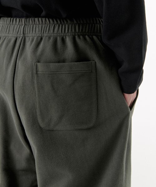 MUSINSA STANDARD(ムシンサスタンダード)の「ラウンジスウェットパンツ【ダスティカーキ】(スウェットパンツ・メンズ・その他・SMALL/MEDIUM/LARGE/X-LARGE/XX-LARGE)」の3枚目の写真