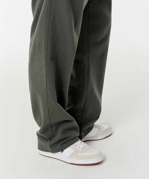 MUSINSA STANDARD(ムシンサスタンダード)の「ラウンジスウェットパンツ【ダスティカーキ】(スウェットパンツ・メンズ・その他・SMALL/MEDIUM/LARGE/X-LARGE/XX-LARGE)」の2枚目の写真