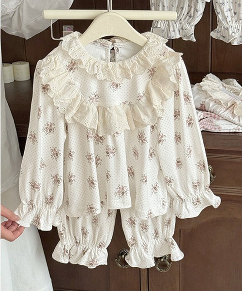 DAY CLOSET（デイ クローゼット）の「【セットアップ/ストレッチ有/ビーチスキン仕立て/裾・袖ゴム入り】長袖ダブルフリル襟ルームウェア 上下2点セット キッズ（ルームウェア/パジャマ・キッズ・オレンジ系その他/ホワイト系その他2/ホワイト系その他/レッド系その他・110cm/120cm/130cm/140cm）」の6枚目の写真