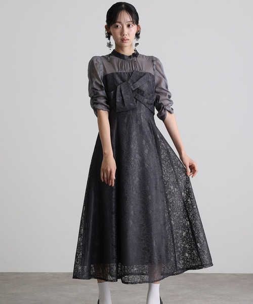 atlo（アトロ）の「結婚式 二次会 パーティー ドレス ロング と 袖あり フラワー レース ノットデザイン オーガンジー クルーネック お呼ばれ フォーマル オケージョン 同窓会 成人式 （ドレス・レディース・ブラウン/グレー/イエロー/チャコール/ブラック・M/S/L）」の4枚目の写真