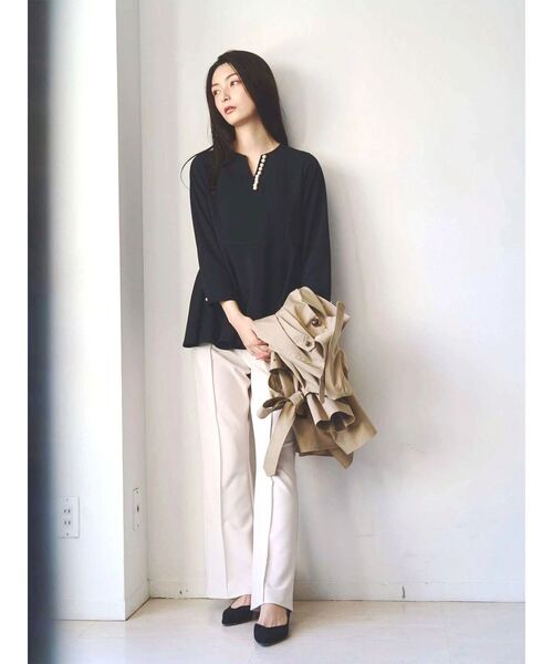 TONAL（トーナル）の「パールキーネックペプラムブラウス（シャツ/ブラウス・レディース・ブラック/グレー/オフホワイト・MEDIUM）」の12枚目の写真