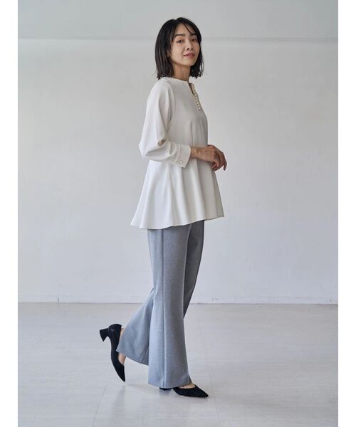 TONAL（トーナル）の「パールキーネックペプラムブラウス（シャツ/ブラウス・レディース・ブラック/グレー/オフホワイト・MEDIUM）」の20枚目の写真
