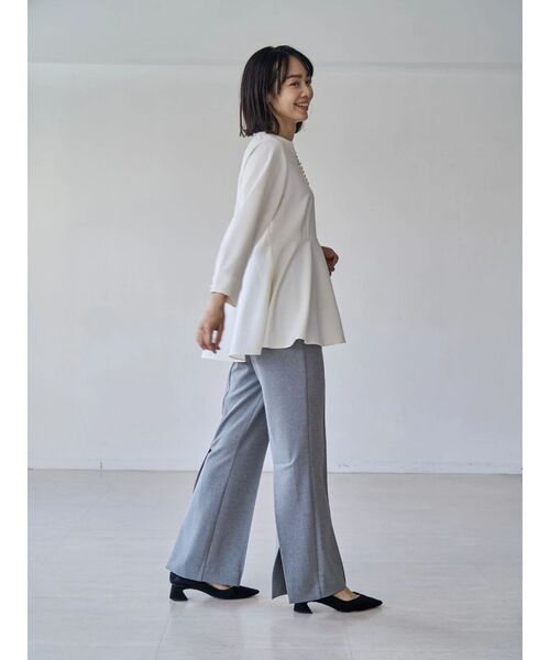 TONAL（トーナル）の「パールキーネックペプラムブラウス（シャツ/ブラウス・レディース・ブラック/グレー/オフホワイト・MEDIUM）」の21枚目の写真