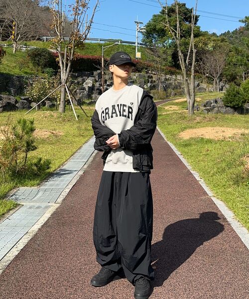 GRAVER（グレーバー）の「[UNISEX]OF GRAVER アーチロゴ スウェット_グレー（スウェット・レディース・ブラック・MEDIUM/LARGE/X-LARGE）」の6枚目の写真