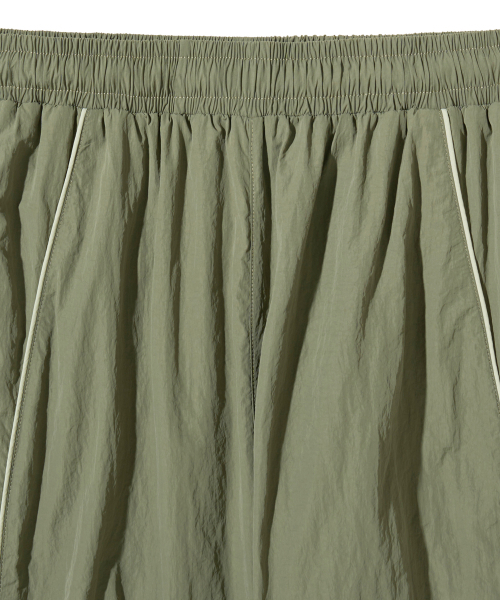 PHYPS MOTORCYCLE(フィップスモーターサイクル)の「Speed Track Solid nylon Pants Khaki(スウェットパンツ・レディース・その他・SMALL/MEDIUM/LARGE/X-LARGE)」の5枚目の写真