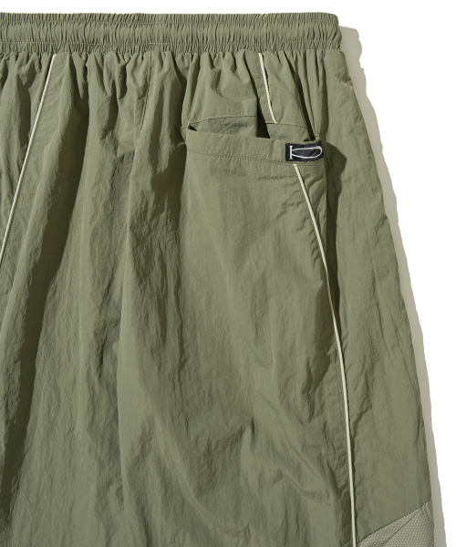 PHYPS MOTORCYCLE(フィップスモーターサイクル)の「Speed Track Solid nylon Pants Khaki(スウェットパンツ・レディース・その他・SMALL/MEDIUM/LARGE/X-LARGE)」の9枚目の写真