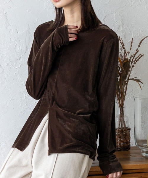 VitaFelice(ヴィータフェリーチェ)の「センタースリット2WAYベロアトップス(Tシャツ/カットソー・レディース・ブラック/ブラウン/ベージュ系その他・FREE)」の1枚目の写真