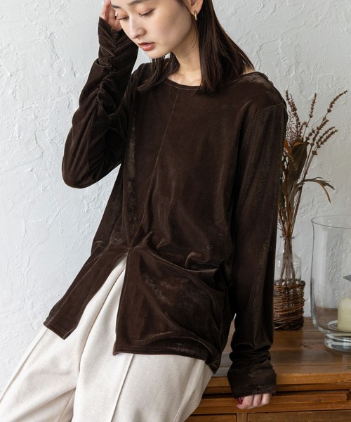 VitaFelice(ヴィータフェリーチェ)の「センタースリット2WAYベロアトップス(Tシャツ/カットソー・レディース・ブラック/ブラウン/ベージュ系その他・FREE)」の4枚目の写真