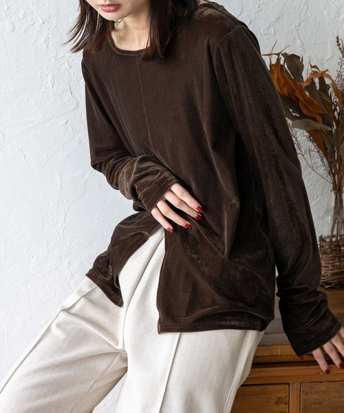 VitaFelice(ヴィータフェリーチェ)の「センタースリット2WAYベロアトップス(Tシャツ/カットソー・レディース・ブラック/ブラウン/ベージュ系その他・FREE)」の5枚目の写真