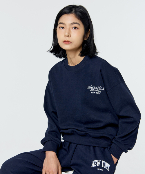 PAPERBOY(ペーパーボーイ)の「NYCアカデミースウェットシャツ-ネイビー(スウェット・レディース・その他・SMALL/MEDIUM/LARGE/X-LARGE)」の4枚目の写真