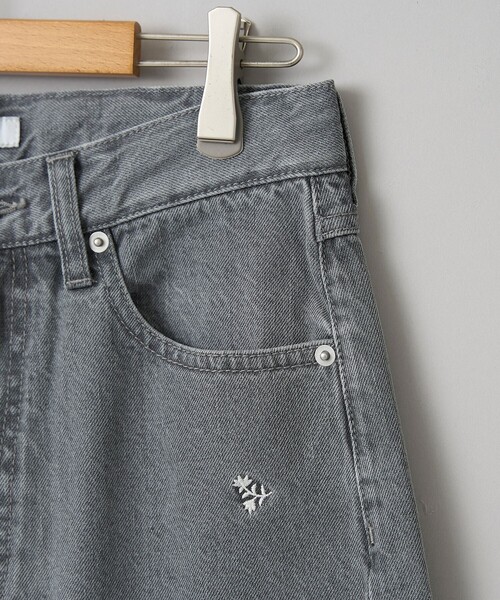 coen（コーエン）の「花柄刺繍 ワイドストレートデニムパンツ（デニムパンツ・レディース・コバルトブルー/ライトグレー・S/M/L）」の4枚目の写真