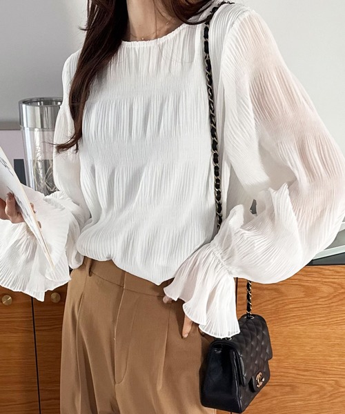 GeeRA(ジーラ)の「マジョリカプリーツシアーシャーリングキャンディースリーブブラウス(シャツ/ブラウス・レディース・アイボリー/ブラック/オフホワイト・X-LARGE/LARGE/MEDIUM)」の6枚目の写真