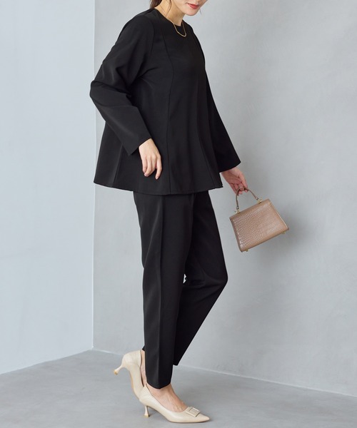 Viola e Viola(ヴィオラエヴィオラ)の「【洗える/イージーケア/ストレッチ】Aラインセレモニーセットアップ《カットツイル素材》(スーツパンツ・レディース・ブラック/グレイッシュベージュ/ネイビー・M/L/LL/3L/4L/5L)」の7枚目の写真