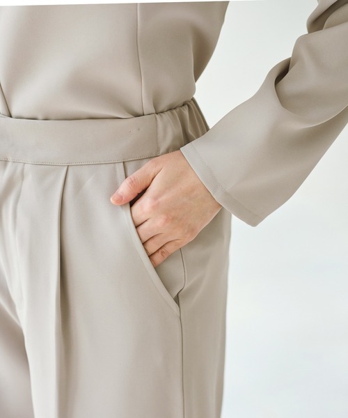 Viola e Viola(ヴィオラエヴィオラ)の「【洗える/イージーケア/ストレッチ】Aラインセレモニーセットアップ《カットツイル素材》(スーツパンツ・レディース・ブラック/グレイッシュベージュ/ネイビー・M/L/LL/3L/4L/5L)」の16枚目の写真