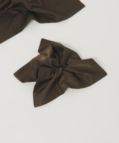 KBF（ケイビーエフ）の「サテンシュシュ(大)（ヘアゴム・レディース・ベージュ/グリーン系その他・ONE）」の10枚目の写真