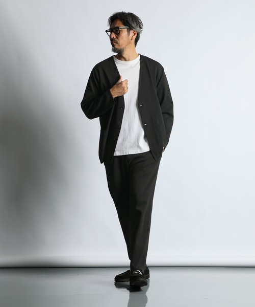 The DUFFER of ST.GEORGE(ザダファーオブセントジョージ)の「【WEB限定アイテム】SOFT CHILL KNIT JACKET:セットアップ ノーカラー リラックス ニットジャケット(ノーカラージャケット・メンズ・チャコールグレー/ブラック・MEDIUM/LARGE/X-LARGE)」の4枚目の写真
