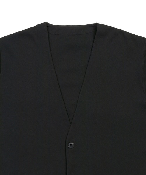 The DUFFER of ST.GEORGE(ザダファーオブセントジョージ)の「【WEB限定アイテム】SOFT CHILL KNIT JACKET:セットアップ ノーカラー リラックス ニットジャケット(ノーカラージャケット・メンズ・チャコールグレー/ブラック・MEDIUM/LARGE/X-LARGE)」の11枚目の写真